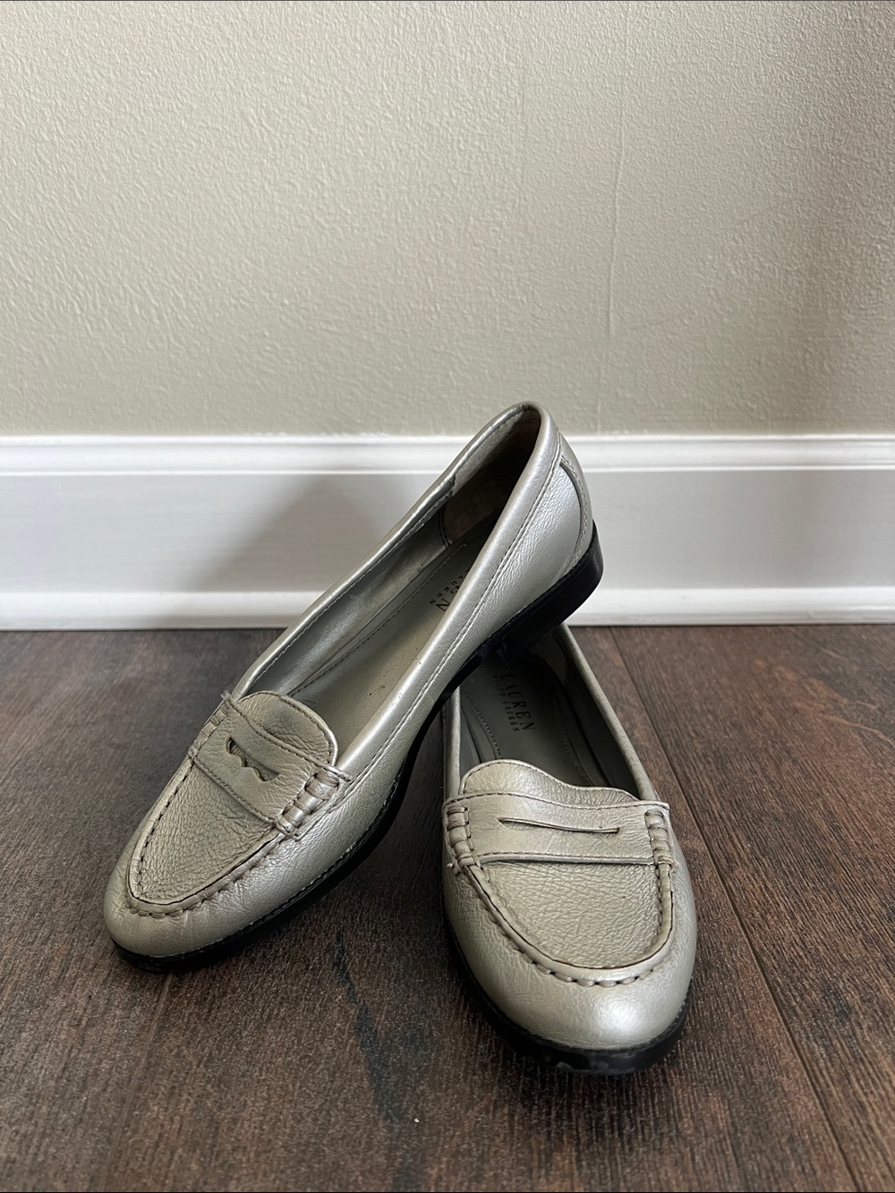 Lauren Ralph Lauren Galia Silver Penny Loafers Sz 7
